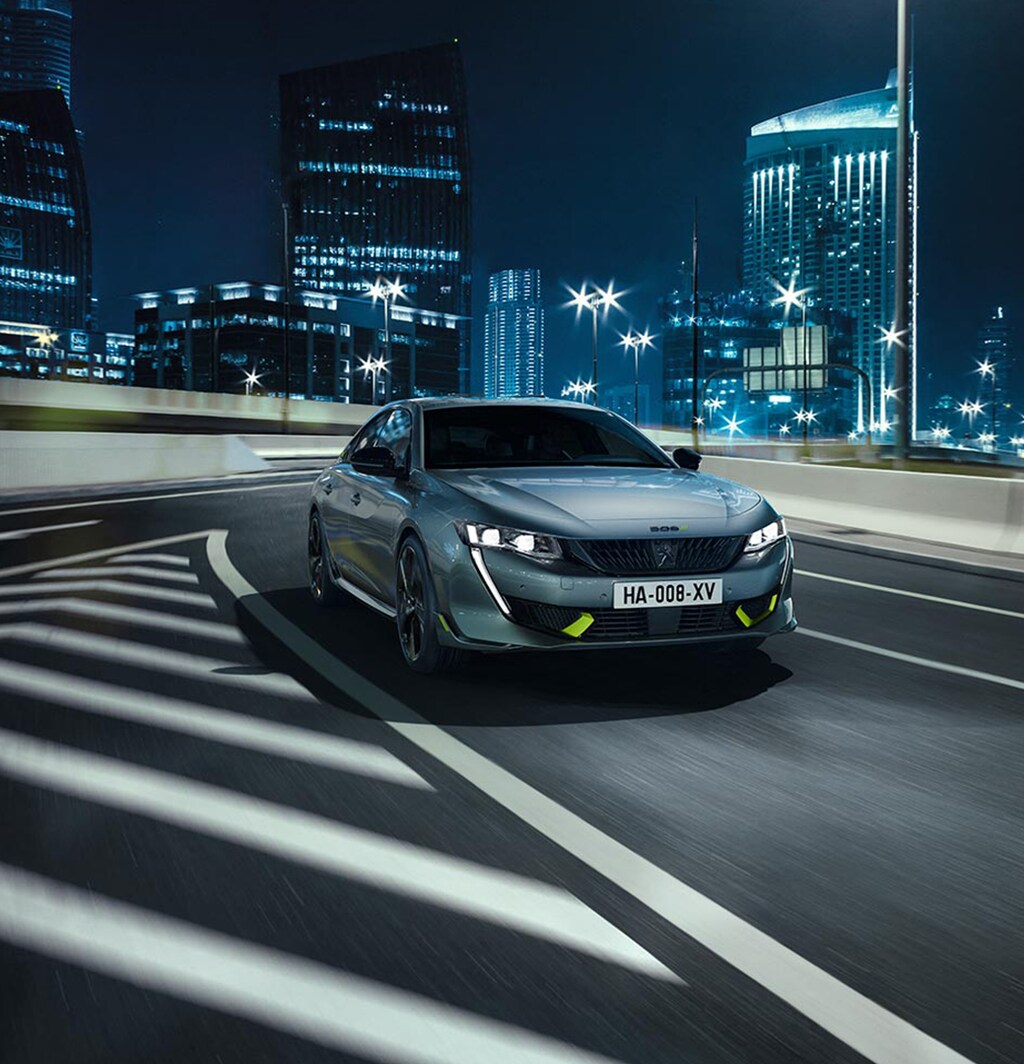 Nouvelle berline hybride haute-performance 508 PEUGEOT SPORT ENGINEERED
