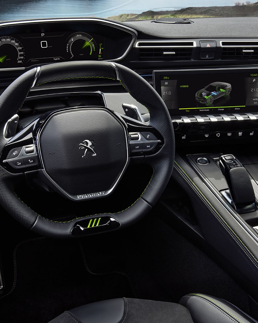 508 PEUGEOT SPORT ENGINEERED : poste de conduite PEUGEOT i-COCKPIT® agile et intuitif